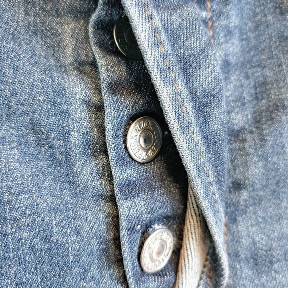 Levi's Women's Wedgie Shorts Sz 29 Summer Casual - Picture 3 of 8